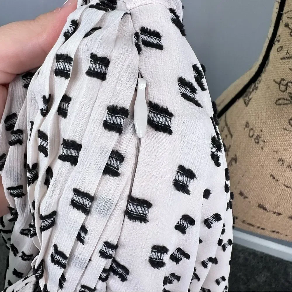 Sz M Chelsea & Violet White& Black Dress $79 MSRP